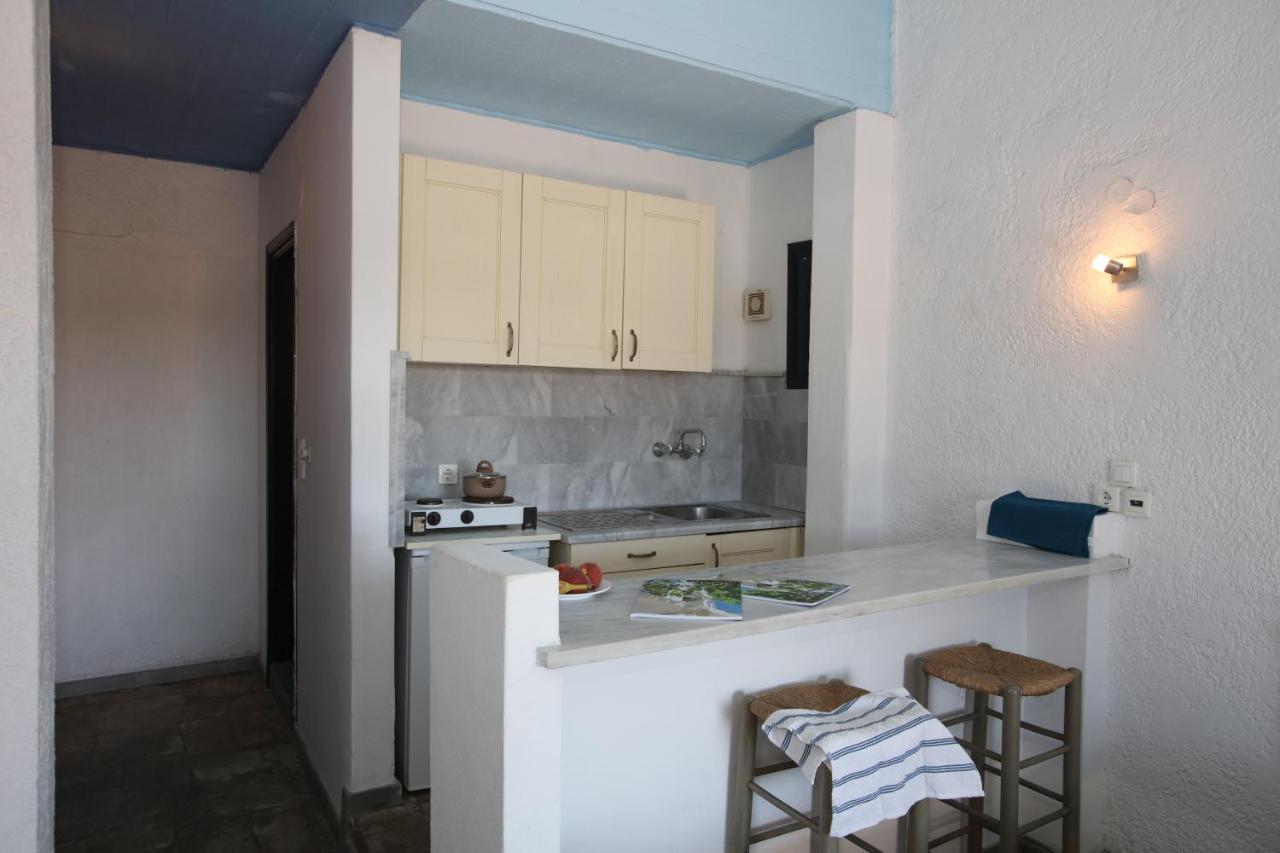 St George Studios & Apartments Batsi  Luaran gambar