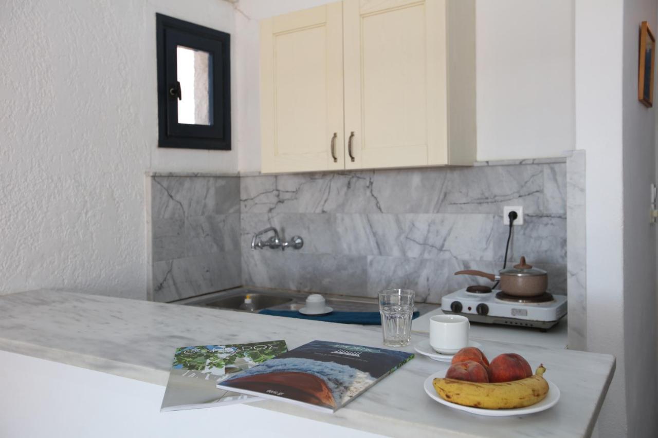 St George Studios & Apartments Batsi  Luaran gambar