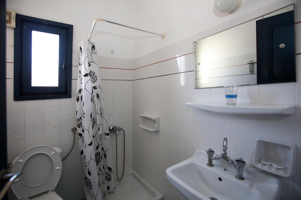 St George Studios & Apartments Batsi  Luaran gambar