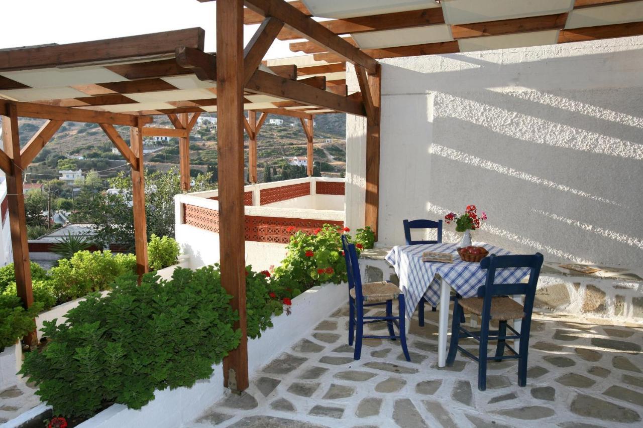 St George Studios & Apartments Batsi  Luaran gambar