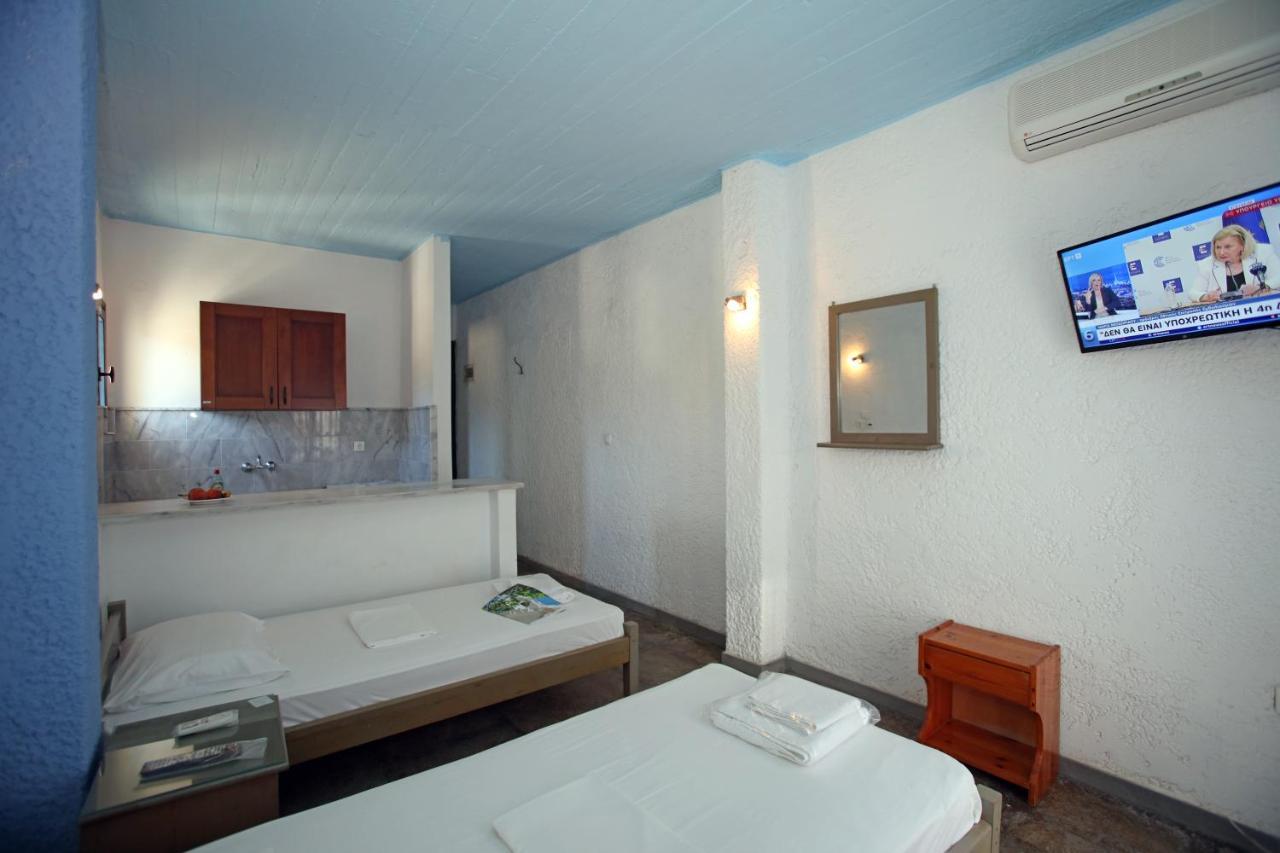 St George Studios & Apartments Batsi  Luaran gambar