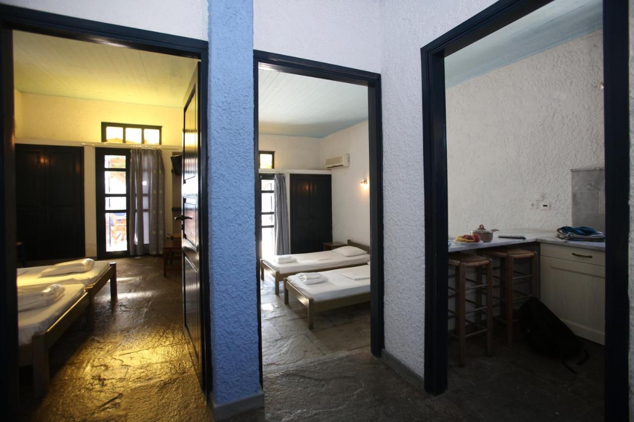 St George Studios & Apartments Batsi  Luaran gambar