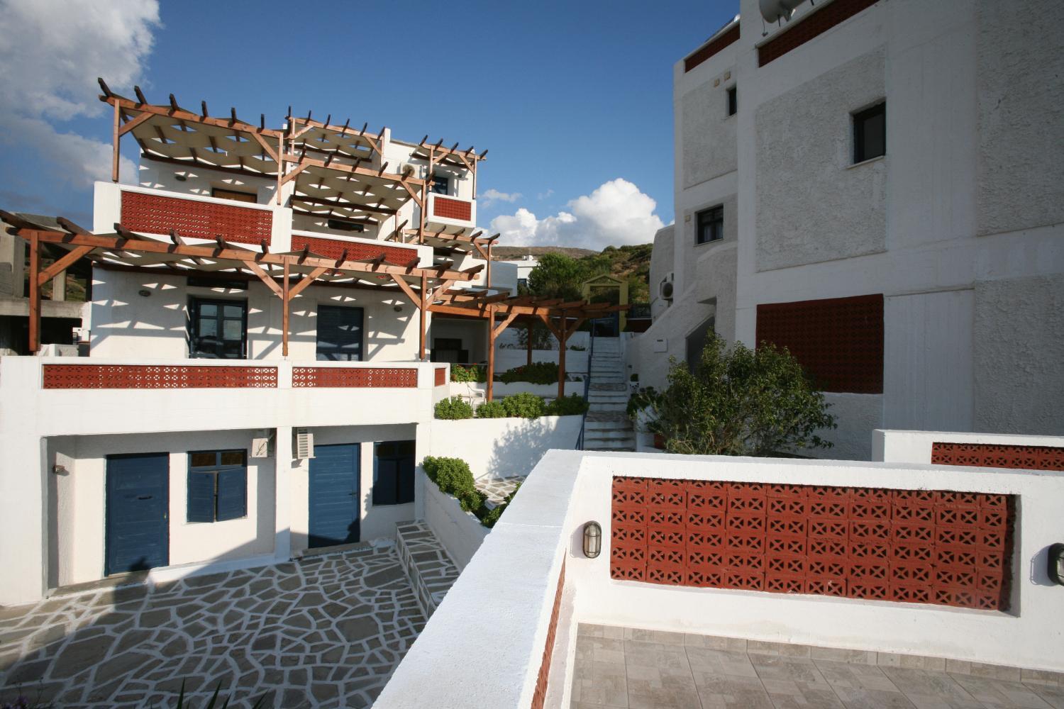 St George Studios & Apartments Batsi  Luaran gambar