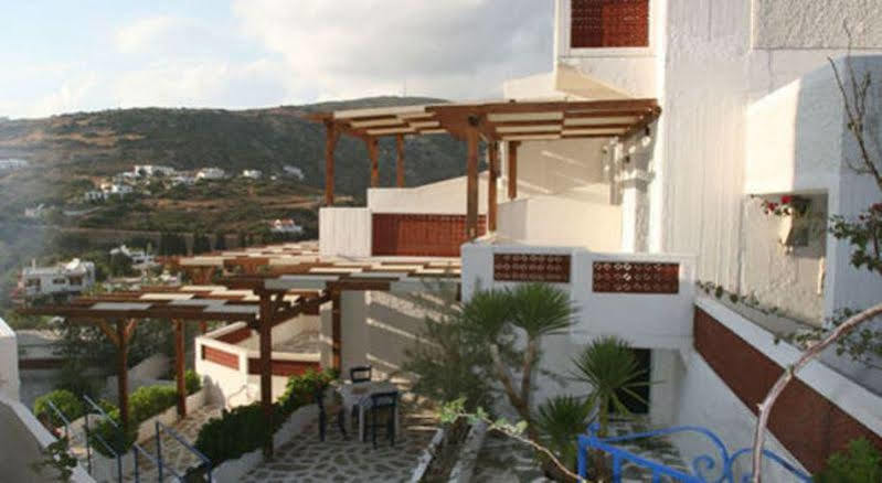 St George Studios & Apartments Batsi  Luaran gambar